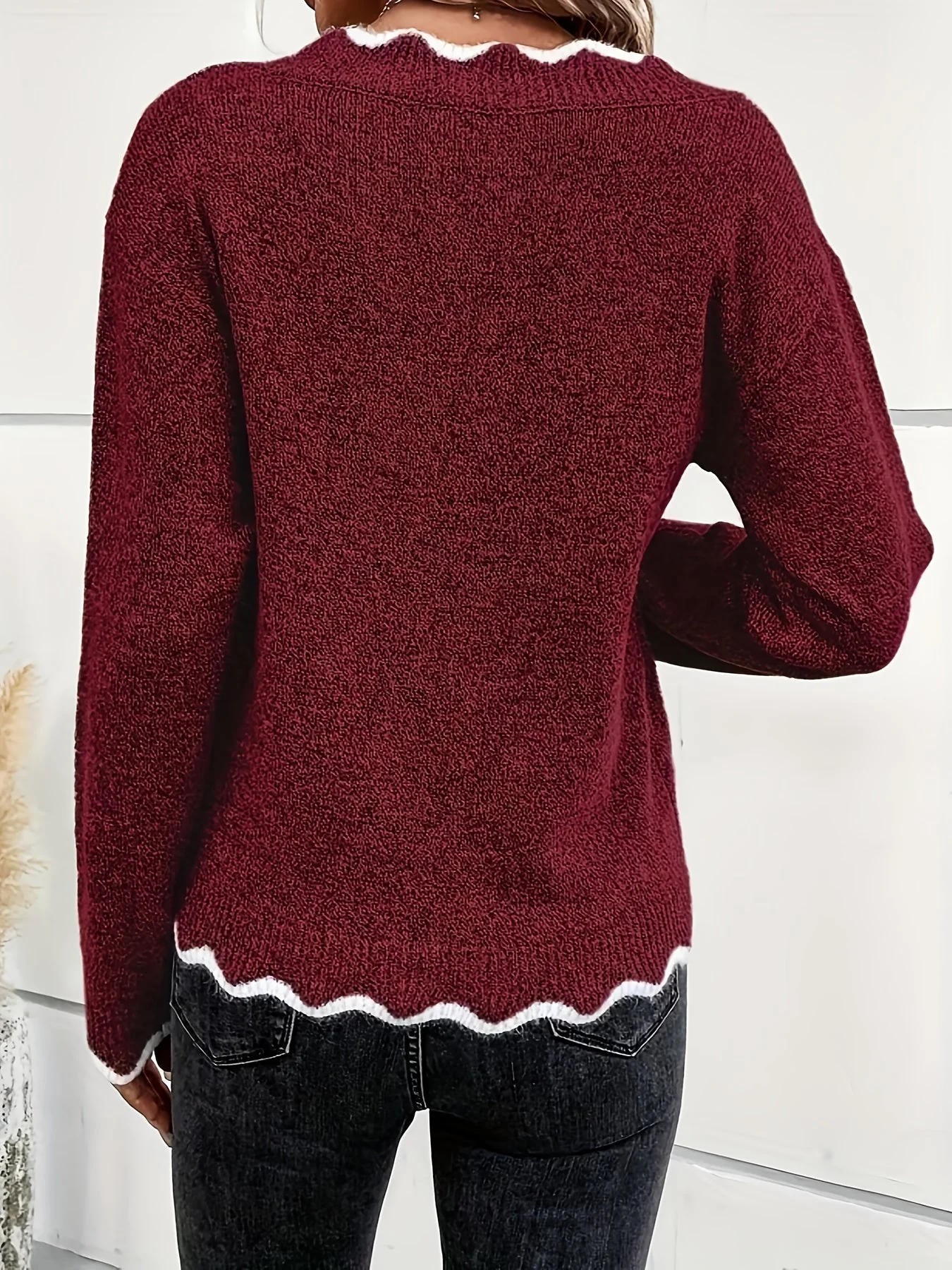 Jane | Soft & Elegant Wavy V-Neck Cardigan