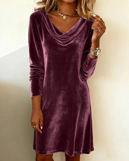 Noelle – Loosely Fitting Velvet Dress
